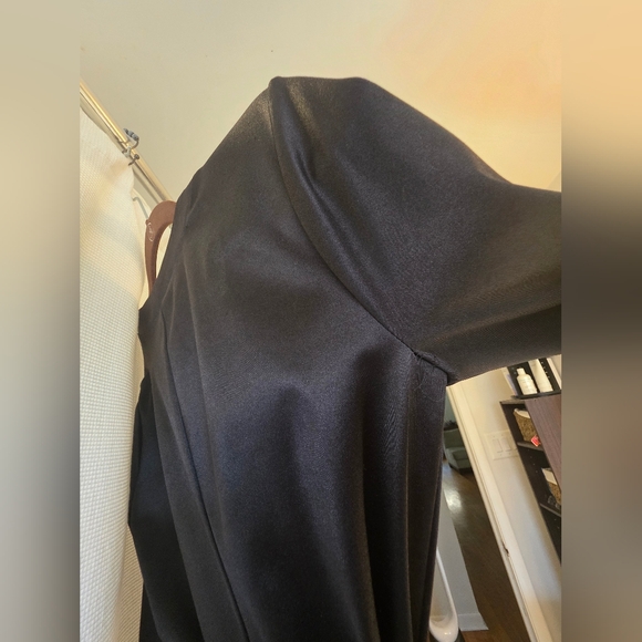 Satin Outdoor Robe - Picture 5 of 6